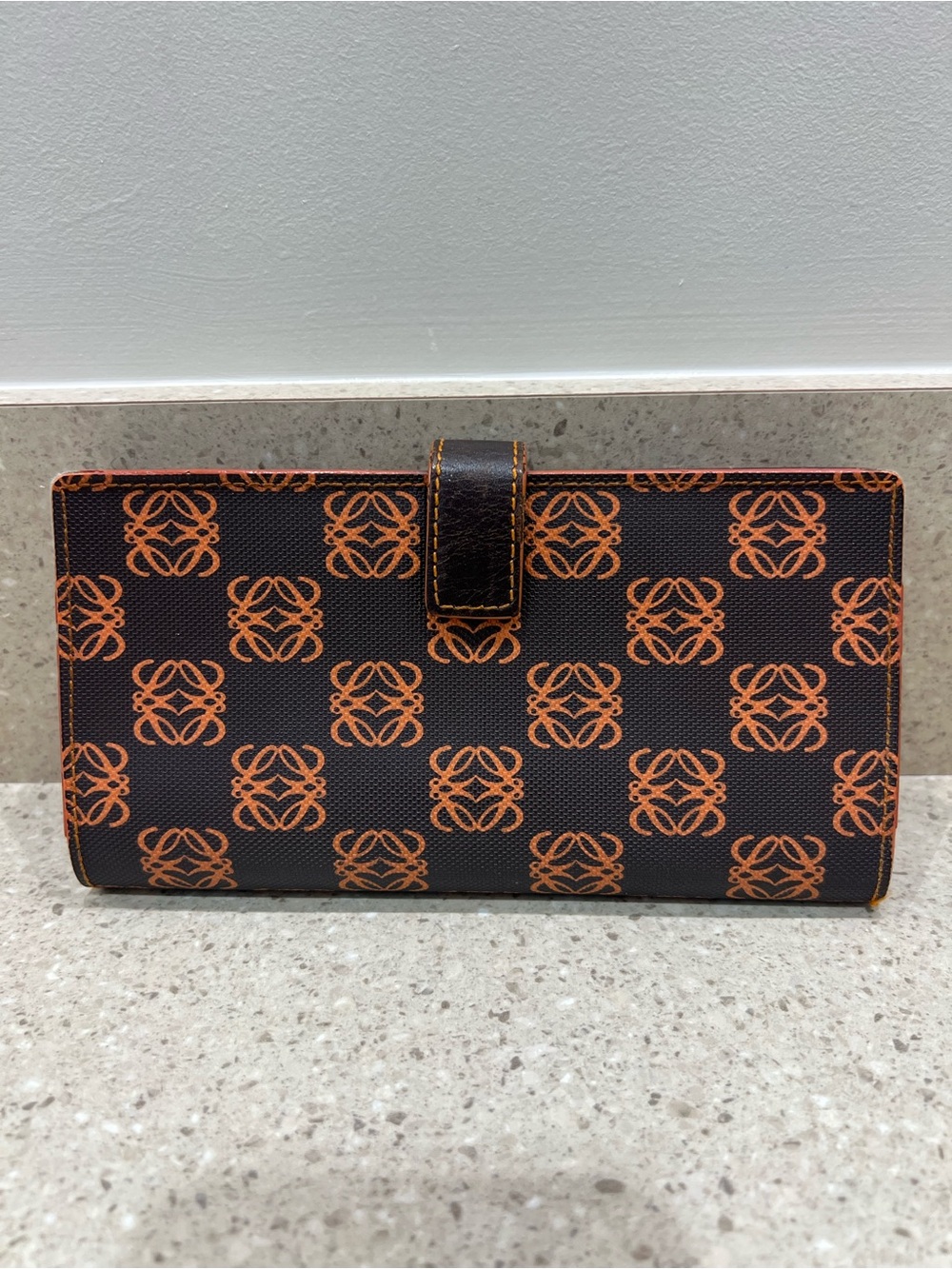 Loewe Black Wallet with Orange Anagram Print and Logo Plaque - Picture 4 of 12